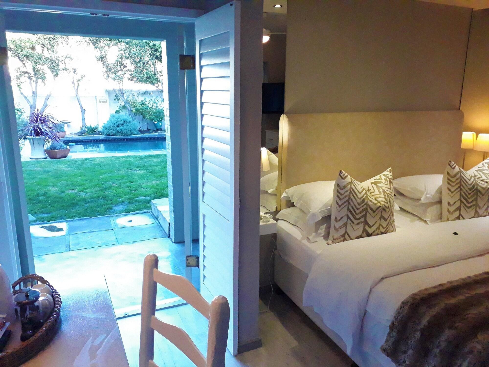 Hermanus Lodge On The Green - Solar Power Extérieur photo