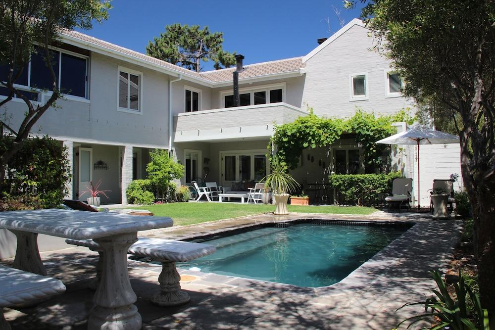 Hermanus Lodge On The Green - Solar Power Extérieur photo