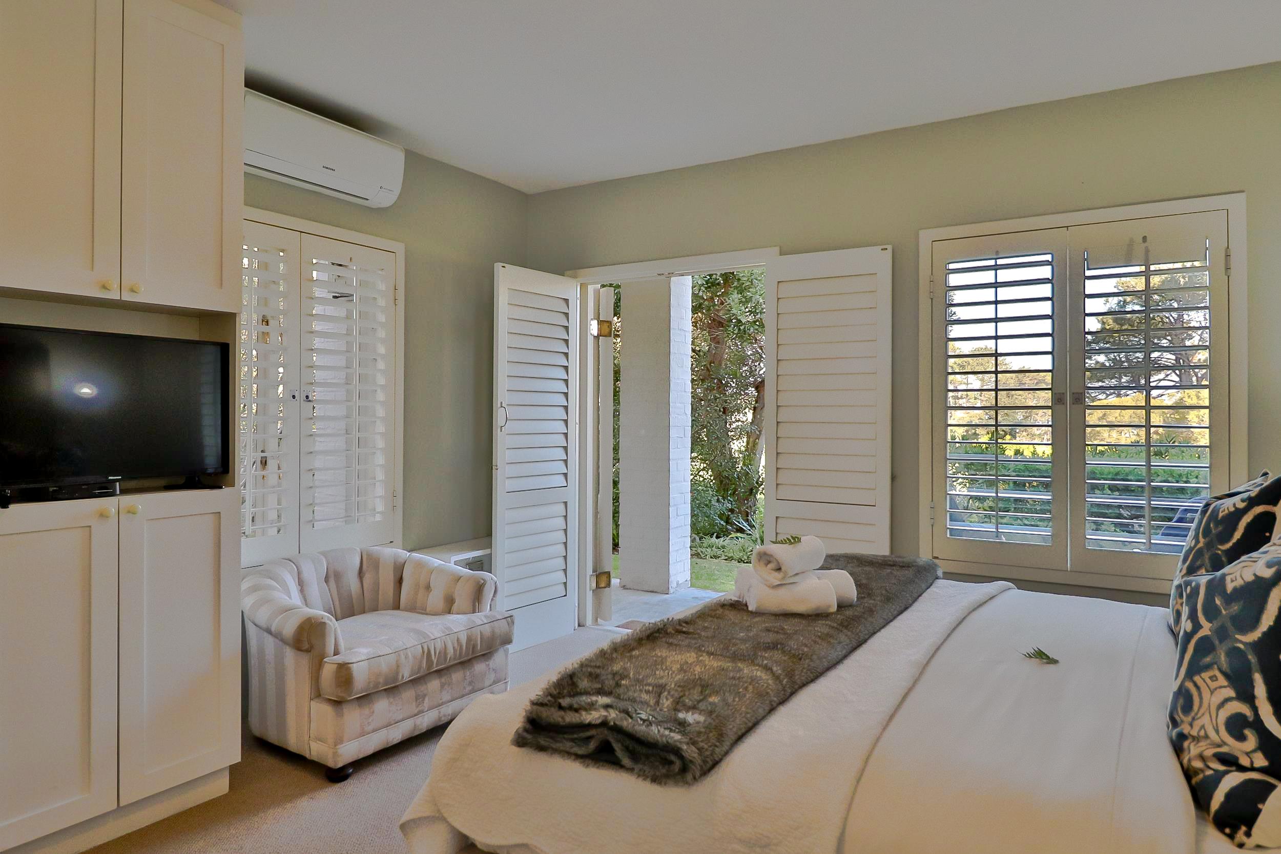 Hermanus Lodge On The Green - Solar Power Extérieur photo