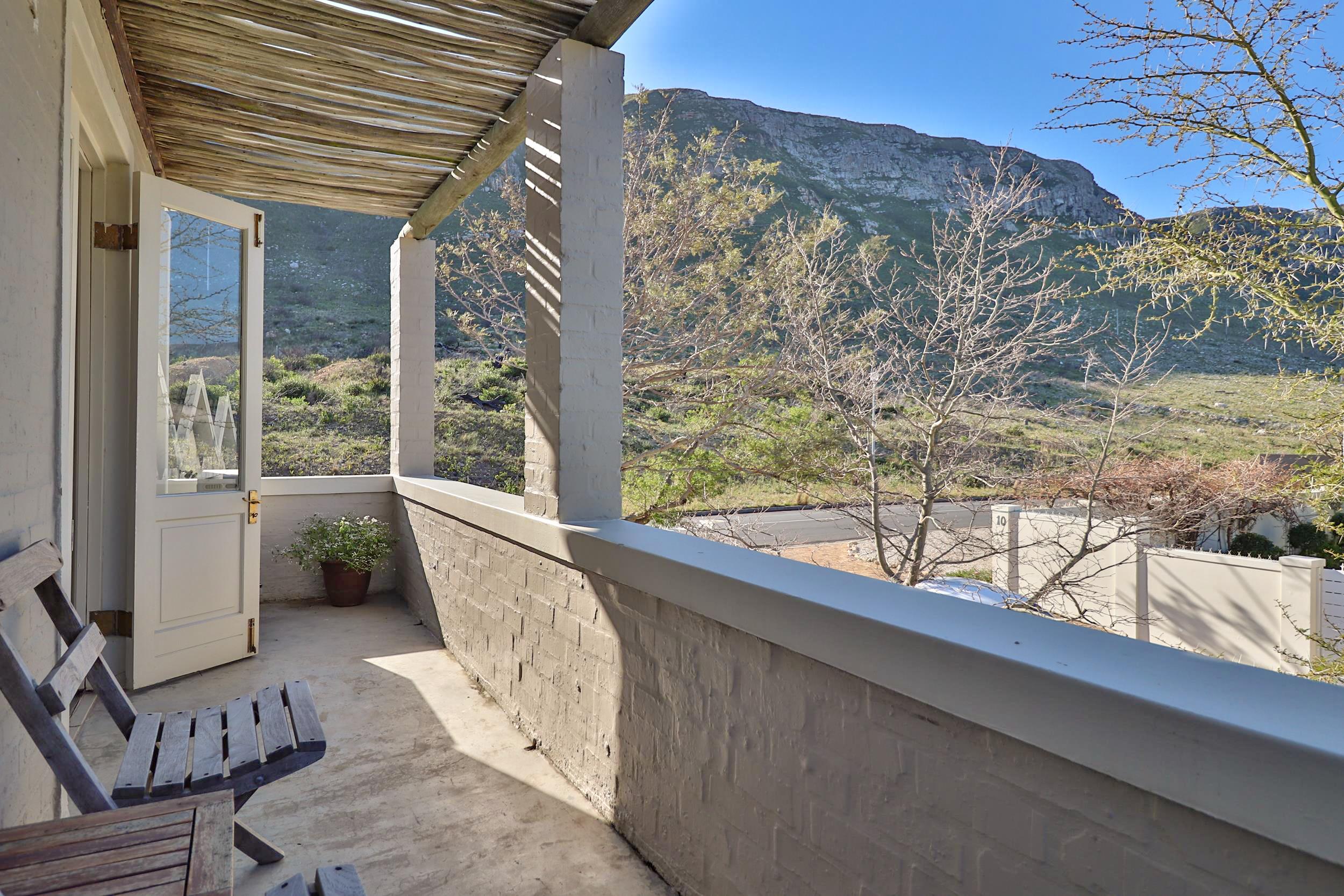 Hermanus Lodge On The Green - Solar Power Extérieur photo