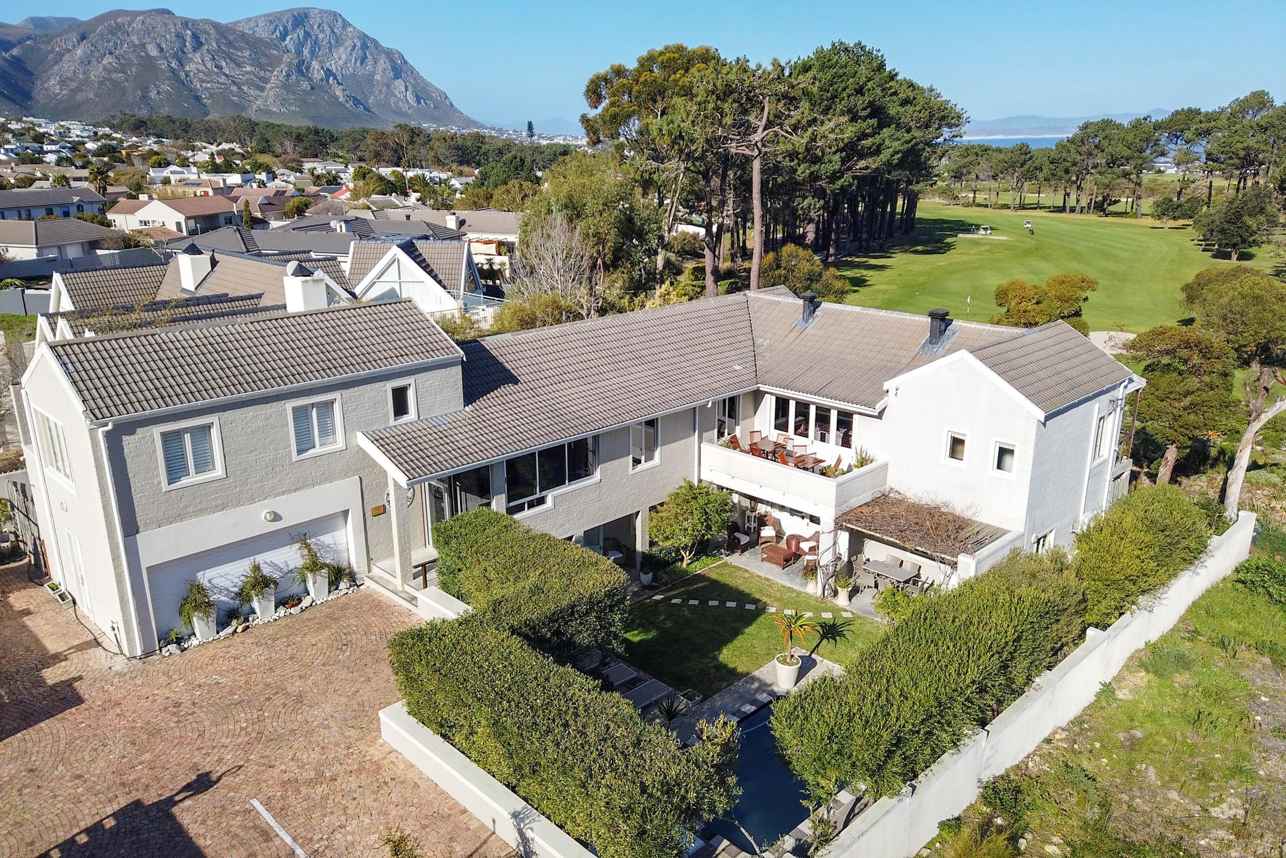 Hermanus Lodge On The Green - Solar Power Extérieur photo