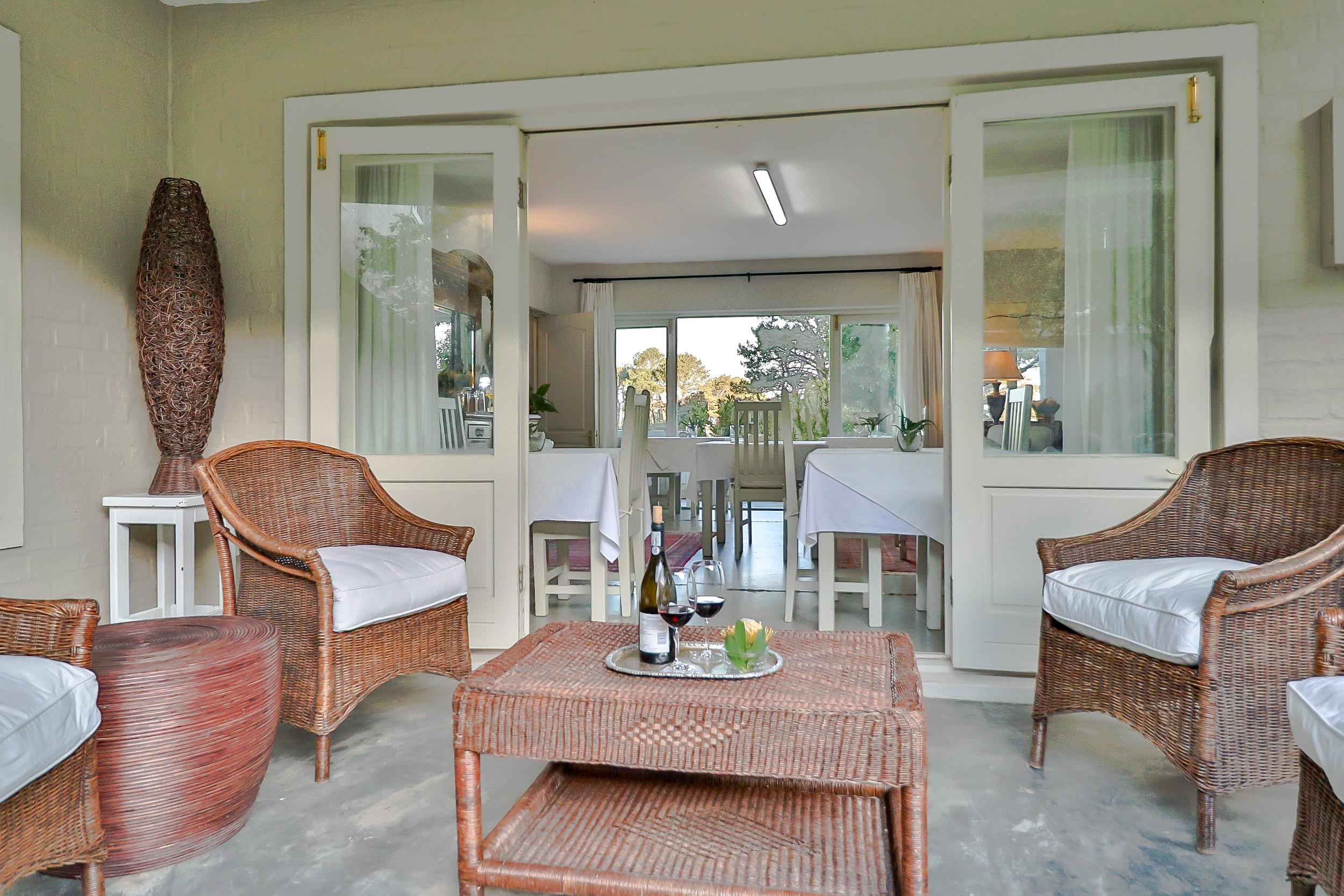 Hermanus Lodge On The Green - Solar Power Extérieur photo