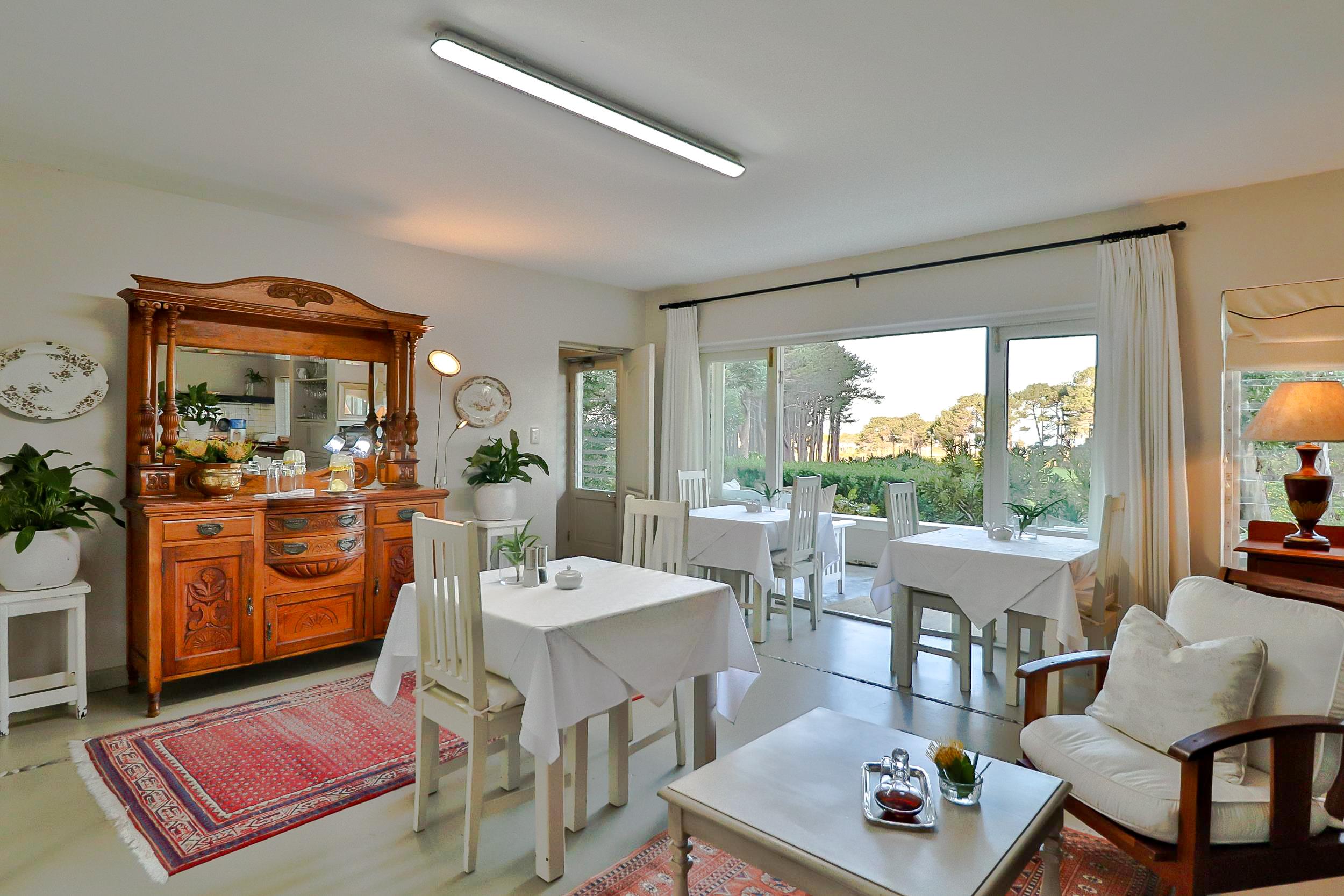 Hermanus Lodge On The Green - Solar Power Extérieur photo
