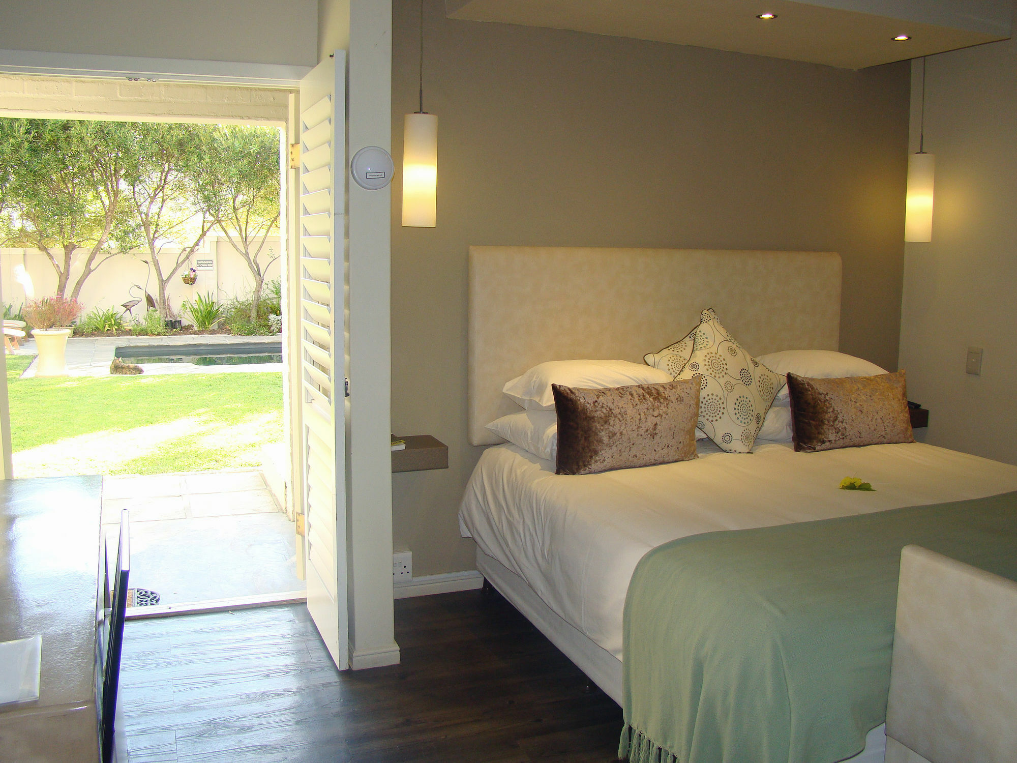 Hermanus Lodge On The Green - Solar Power Extérieur photo