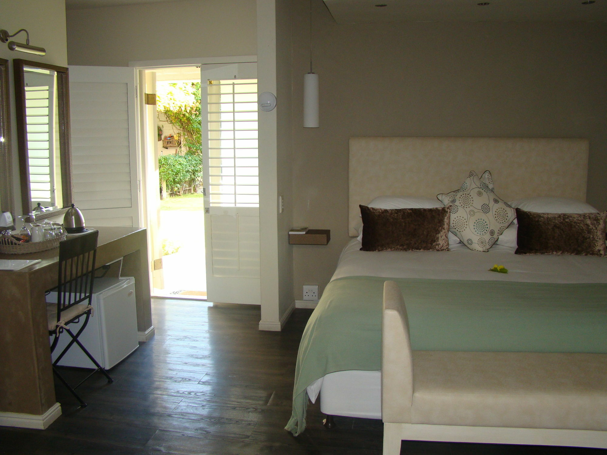Hermanus Lodge On The Green - Solar Power Extérieur photo
