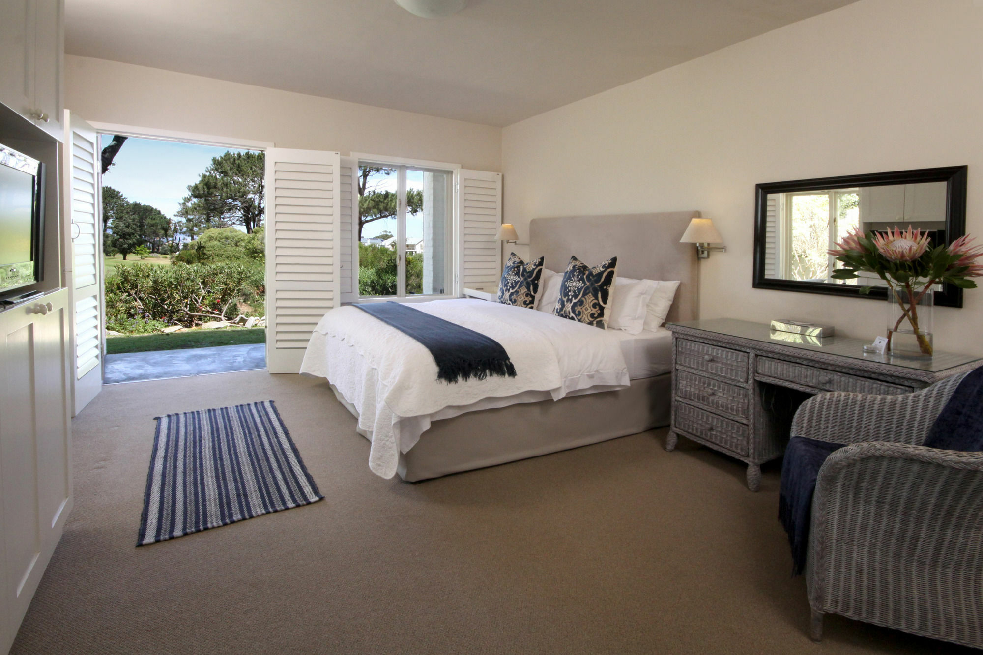 Hermanus Lodge On The Green - Solar Power Extérieur photo